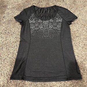 Lululemon Womens Size 8 Gray Run Wild Short Sleeve Tech Top